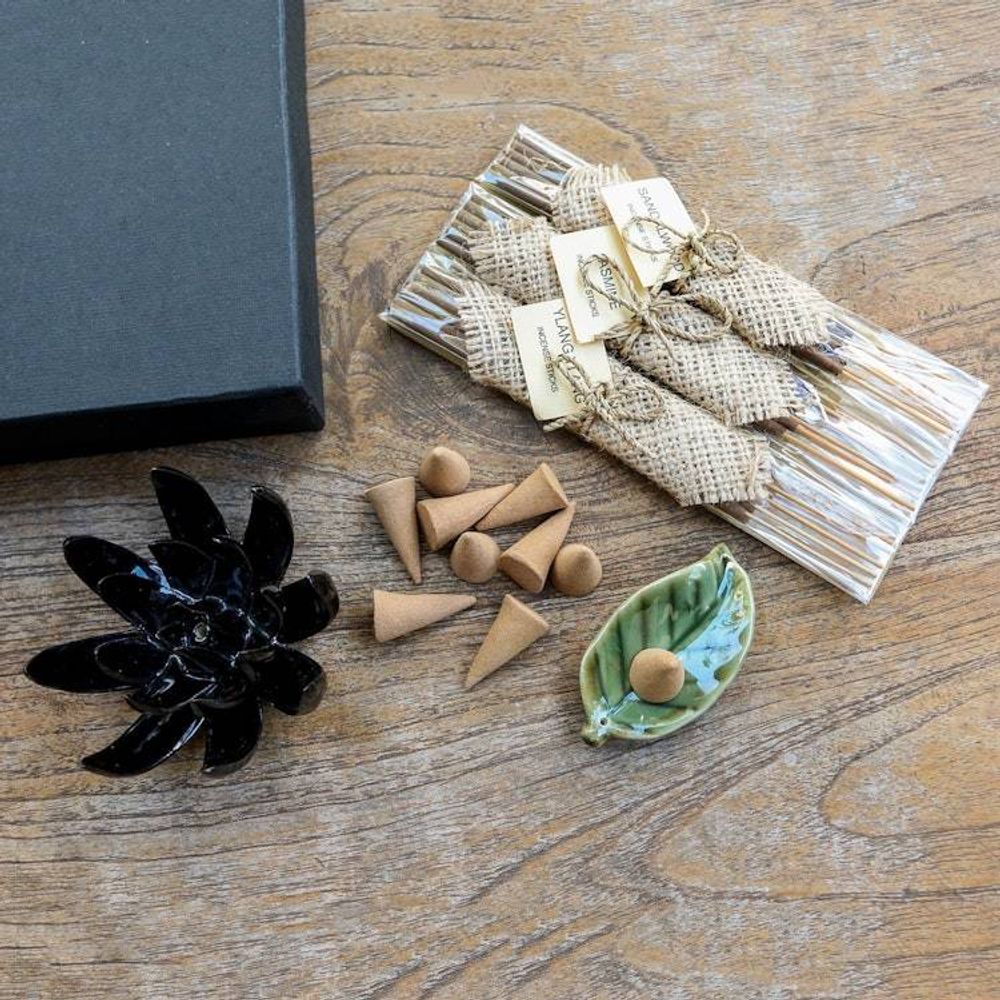 Boxed Aromatherapy Incense and Holder Set 'Blooming Lotus in Black'