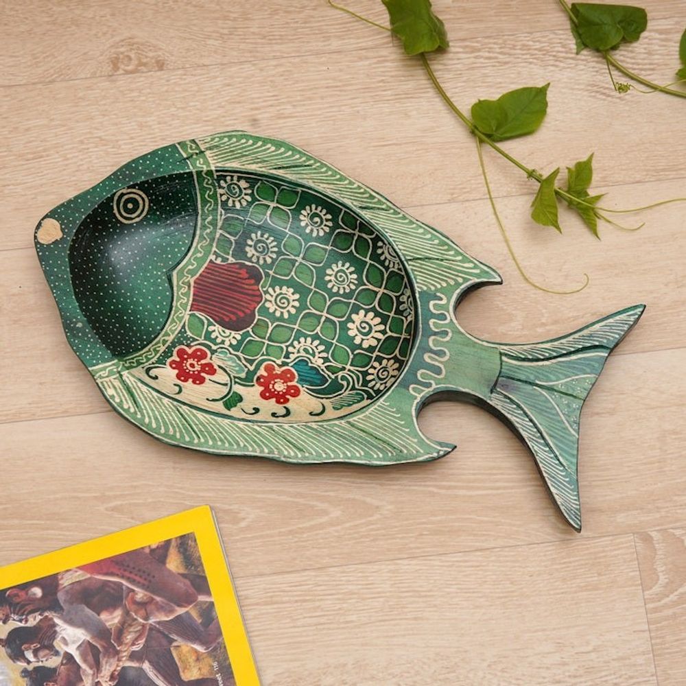 Batik Fish-Shaped Green and Red Pule Wood Decorative Plate 'Truntum Ocean'